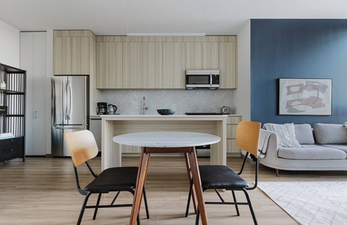 Illinois Medical District Apartment | Blueground | Medical District 1bd apartment