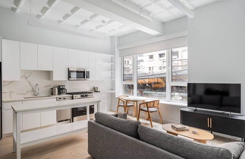 Downtown Chicago Apartment | Blueground | The Loop, elevator, nr Willis Tower