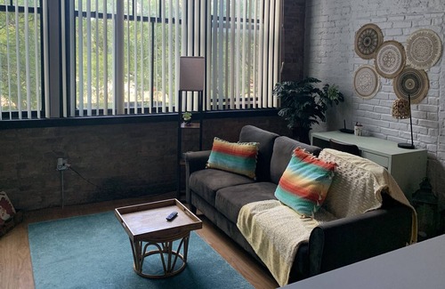 Near South Side Apartment | Bohemian Enclave- Short Walk to McCormick/Wintrust