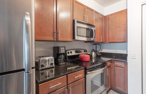 Downtown Chicago Apartment | Bright Loop 1BR w/Gym, Pool, nr. Financial District, by Blueground