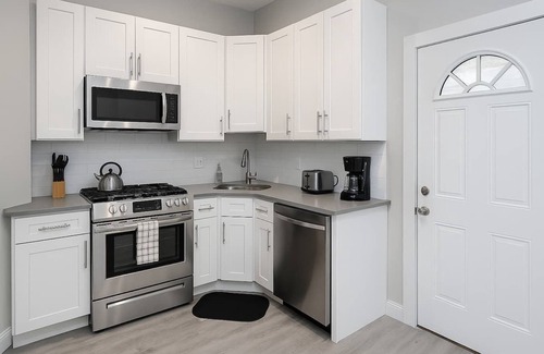 Avondale Apartment | Central Park Pad 3BR