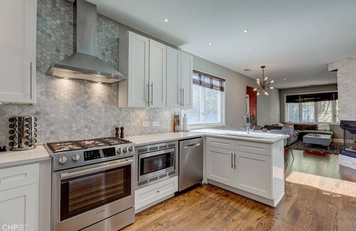 Pulaski Park Condo | Centrally Located Condo with Parking and Deck!