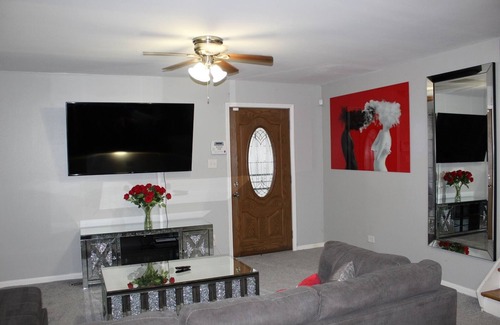 Calumet City House | Charming 3-bedroom house in Calumet City with WiFi and AC