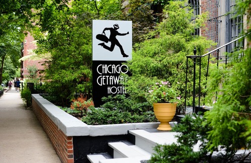 Park West Hotel | Chicago Getaway Hostel