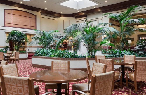 Hoffman Estates Hotel | Chicago Marriott Northwest