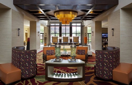 Rosemont Hotel | Chicago Marriott Suites O'Hare