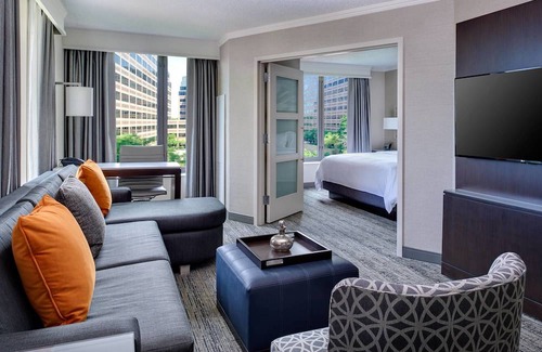 Rosemont Hotel | Chicago Marriott Suites O'Hare