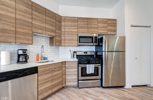 River West Apartment | Chicago Third Floor Studio by 747 Lofts