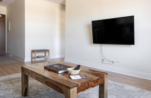 Ravenswood Apartment | Classic Ravenswood 1BR with City View by Zencity