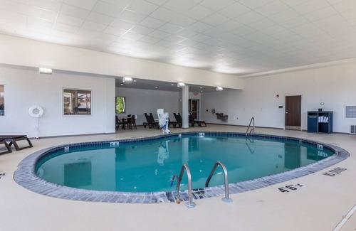 Mitchell Hotel | Comfort Inn Edwardsville - St. Louis