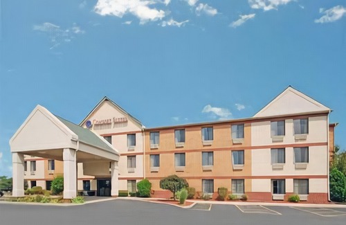 Tinley Park Hotel | Comfort Inn & Suites Near Tinley Park Amphitheater