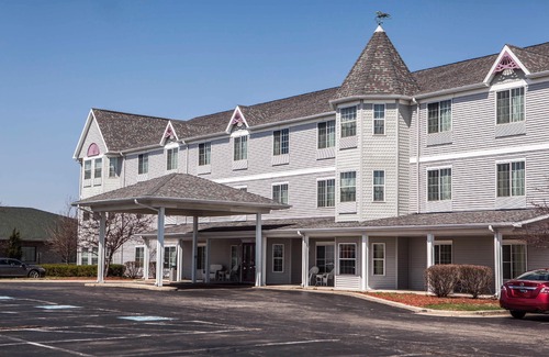 Geneva Hotel | Comfort Inn & Suites Geneva - West Chicago
