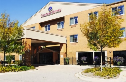 Elgin Hotel | Comfort Suites Elgin