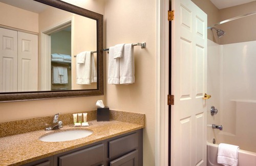 Peoria Condo | Condo ∙ 1 bedroom ∙ 4 guests