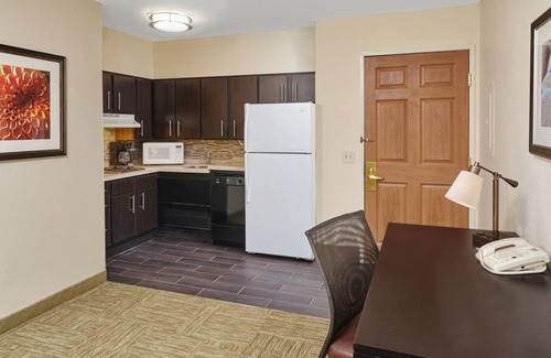 Glenview Condo | Condo ∙ 2 bedrooms ∙ 5 guests