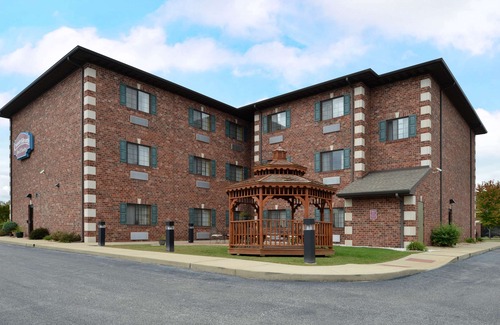 Edwardsville Hotel | Country Hearth Inn & Suites Edwardsville