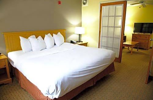 Bloomington Hotel | Country Inn & Suites by Radisson, Bloomington-Normal West, IL