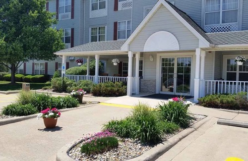 Bloomington Hotel | Country Inn & Suites by Radisson, Bloomington-Normal West, IL