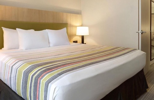Bensenville Hotel | Country Inn & Suites by Radisson, Chicago O'Hare South, IL