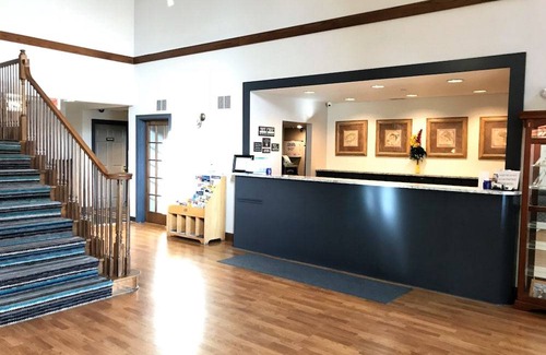 Zion Hotel | Country Inn & Suites by Radisson, Zion, IL