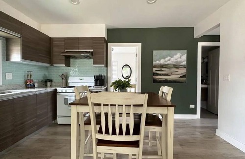 Bridgeport House | Cozy, Quiet, Riverwalk Sanctuary