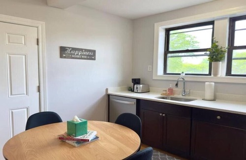 West Ridge Apartment | Cozy Retreat, Prime Location Near Loyola & Beach!