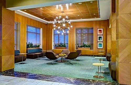 Arlington Heights Hotel | DoubleTree by Hilton Chicago - Arlington Heights