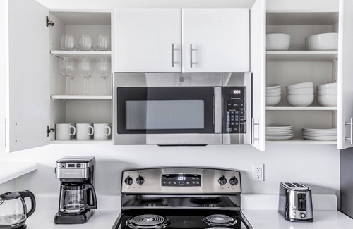 Streeterville Apartment | Dreamy Streeterville Studio w/Pool & Gym, nr Navy Pier, by Blueground