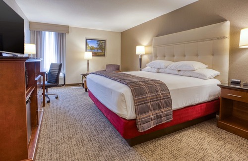 Fairview Heights Hotel | Drury Inn & Suites St. Louis - Fairview Heights