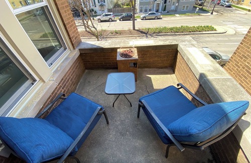 Ravenswood Condo | Elegant Hideaway in the Heart of Andersonville