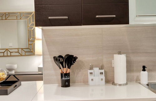 Near North Side Apartment | Elegant King Bed 1.5 Bath Suite in the Heart of Chicago's Gold Coast