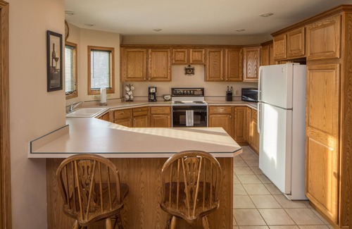 The Galena Territory House | Enjoy Cozy Fall Nights @ Cinnabar! Hot Tub! Value!