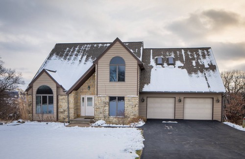 The Galena Territory House | Enjoy Cozy Fall Nights @ Cinnabar! Hot Tub! Value!