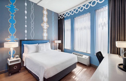 Streeterville Hotel | Fairfield Inn & Suites Chicago Downtown/Magnificent Mile