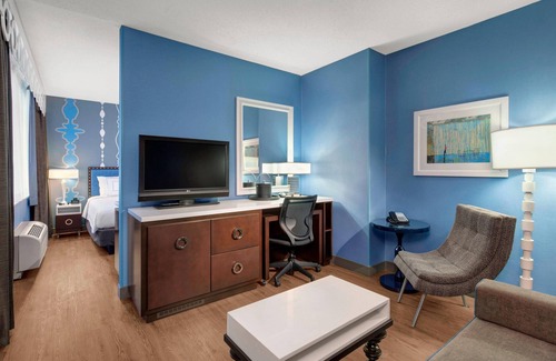 Streeterville Hotel | Fairfield Inn & Suites Chicago Downtown/Magnificent Mile