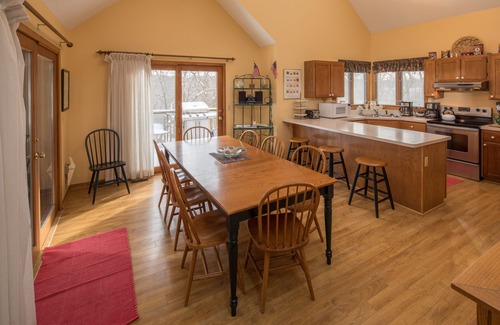 The Galena Territory House | Fall Colors on Haven! Dog Friendly, Outdoor Hot Tub, Seasonal Golf View!