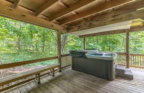The Galena Territory House | Fall Colors on Haven! Dog Friendly, Outdoor Hot Tub, Seasonal Golf View!