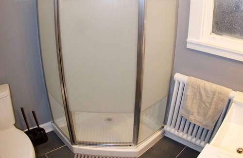 Forest Park Apartment | Family friendly 20 minutes from downtown Chicago 20 minutes from O'Hare airport.