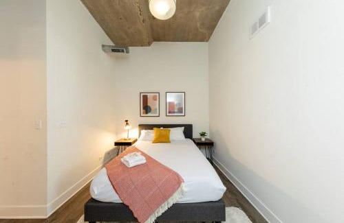 Near South Side Apartment | Family-Friendly 3BR Near McCormick Place, Soldier Field & Shedd Aquarium, A Prime South Loop Spot