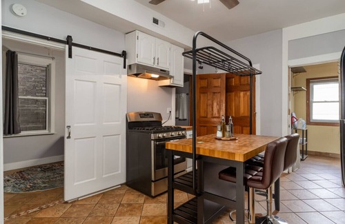 West Bucktown Apartment | Flexhome Logan Square 1BR B1 - Office+W/D+Patio