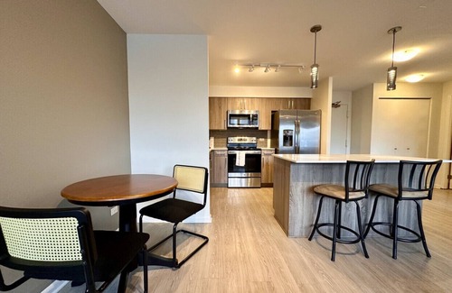 Near West Side Apartment | Flexhome Medical District 1BR - Pool + Gym (CHI30)