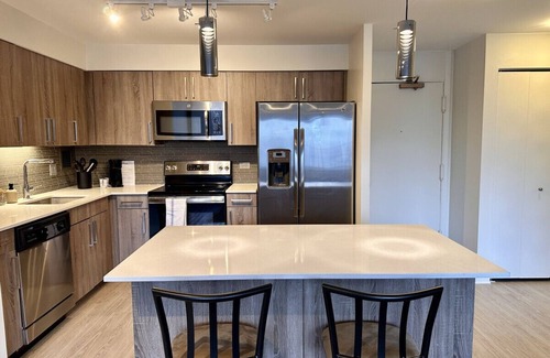 Near West Side Apartment | Flexhome Medical District 1BR - Pool + Gym (CHI30)