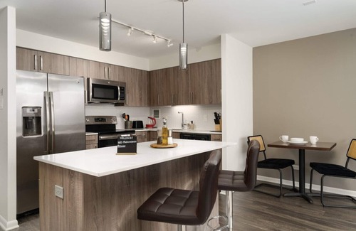 Near West Side Apartment | Flexhome Medical District 1BR - Pool + Gym (CHI30)