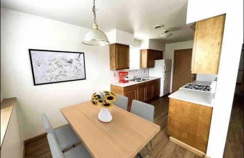 Ottawa Apartment | Free parking - Pet Friendly