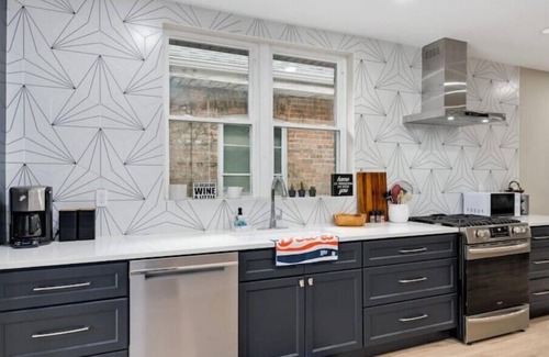 West Ridge House | Gorgeous Bunglow Nestled in a Quit Neighborhoodnn