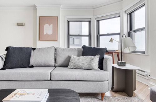 Gold Coast Apartment | Gorgeous Gold Coast 2BR w/ Doorman & Gym, 2 blocks to L, by Blueground
