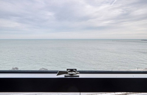 Gold Coast Apartment | Gorgeous Gold Coast 2BR w/ Doorman & Gym, 2 blocks to L, by Blueground