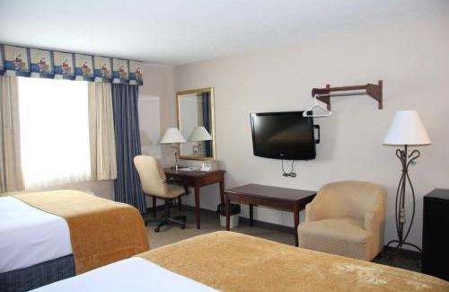 Pittsfield Hotel | Green Acres Hotel
