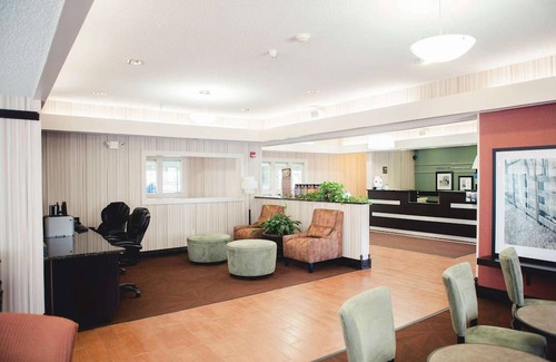 Bloomington Hotel | Hampton Inn Bloomington West