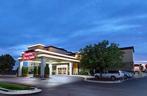 Aurora Hotel | Hampton Inn & Suites Chicago/Aurora